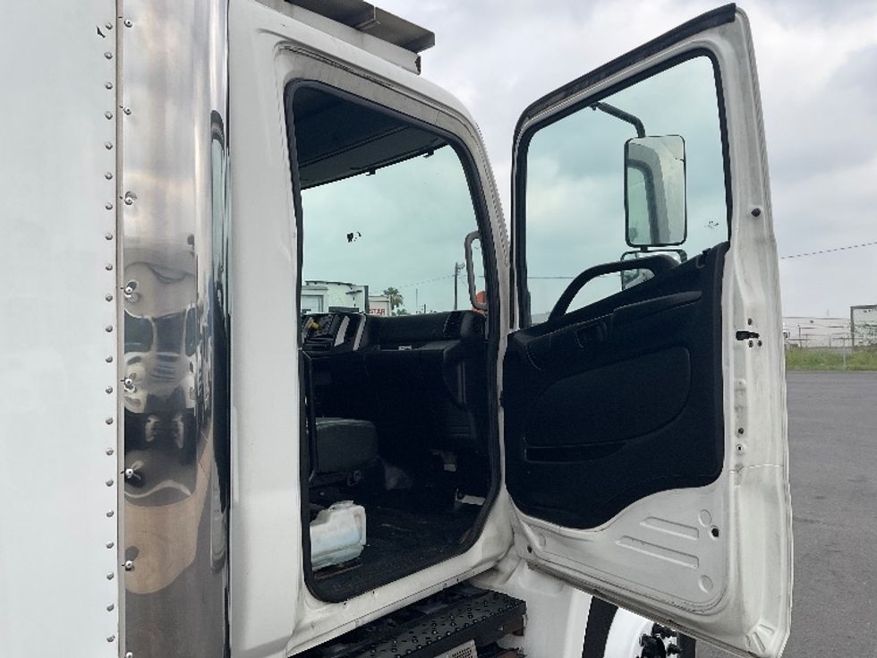 Refrigerated Truck-Light and Medium Duty Trucks-Hino-2018-268-Harlingen-TX-245,529\n\t\tmiles-$ 36,000 - Image 19