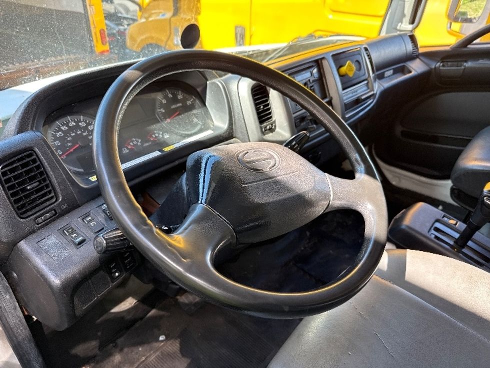Refrigerated Truck-Light and Medium Duty Trucks-Hino-2018-268-Philadelphia-PA-227,132\n\t\tmiles-$ 37,000 - Image 17