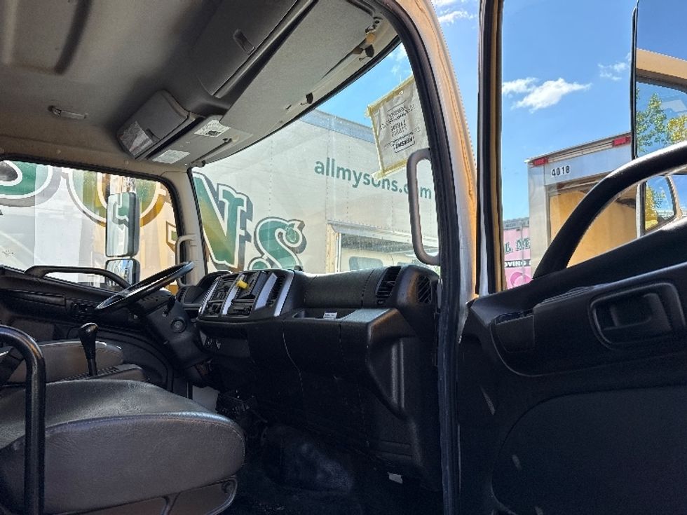 Refrigerated Truck-Light and Medium Duty Trucks-Hino-2018-268-Philadelphia-PA-227,132\n\t\tmiles-$ 37,000 - Image 20