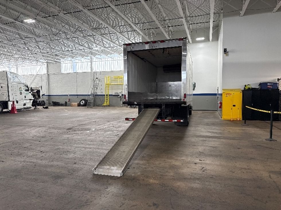 Refrigerated Truck-Light and Medium Duty Trucks-Hino-2018-268-Philadelphia-PA-227,132\n\t\tmiles-$ 37,000 - Image 9