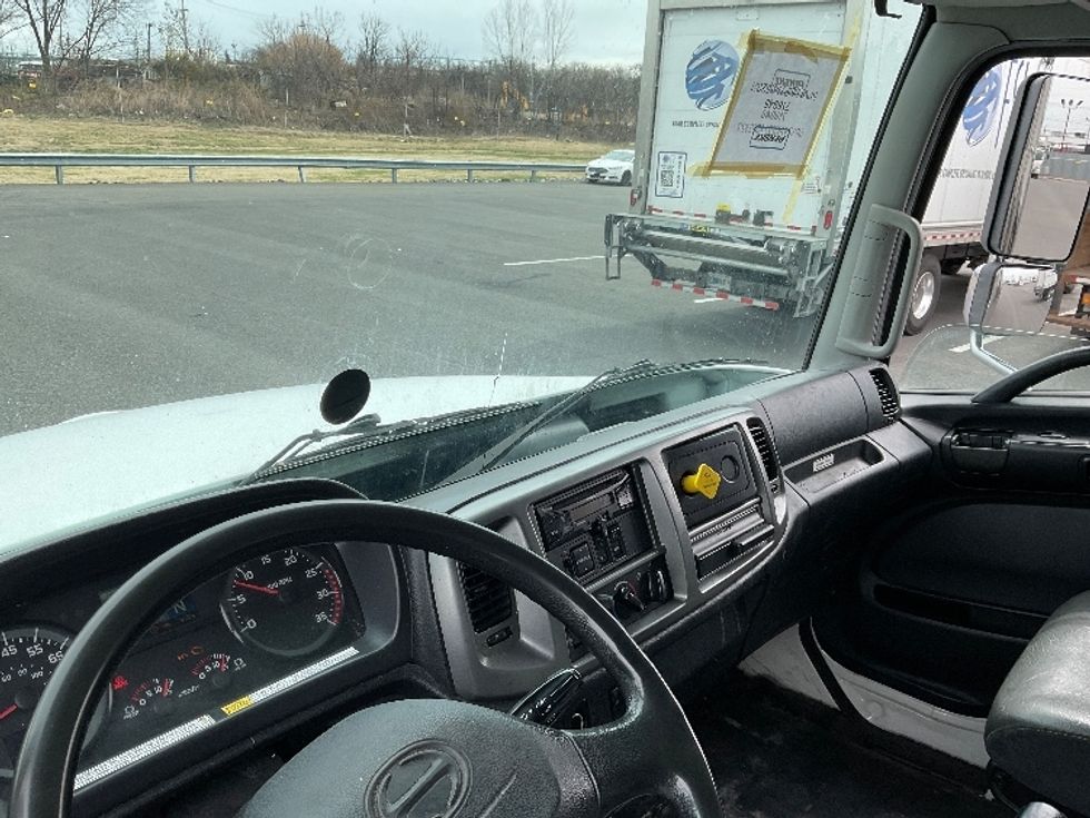 Refrigerated Truck-Light and Medium Duty Trucks-Hino-2018-268-Philadelphia-PA-240,563\n\t\tmiles-$ 31,000 - Image 18