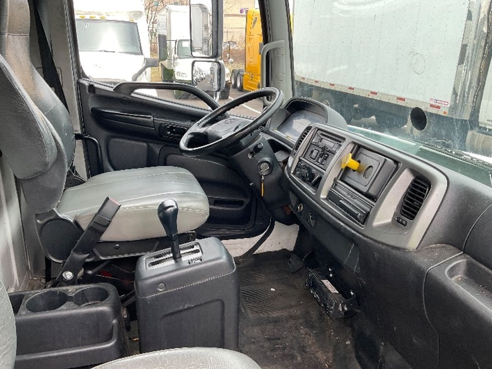 Refrigerated Truck-Light and Medium Duty Trucks-Hino-2018-268-Philadelphia-PA-240,563\n\t\tmiles-$ 31,000 - Image 22