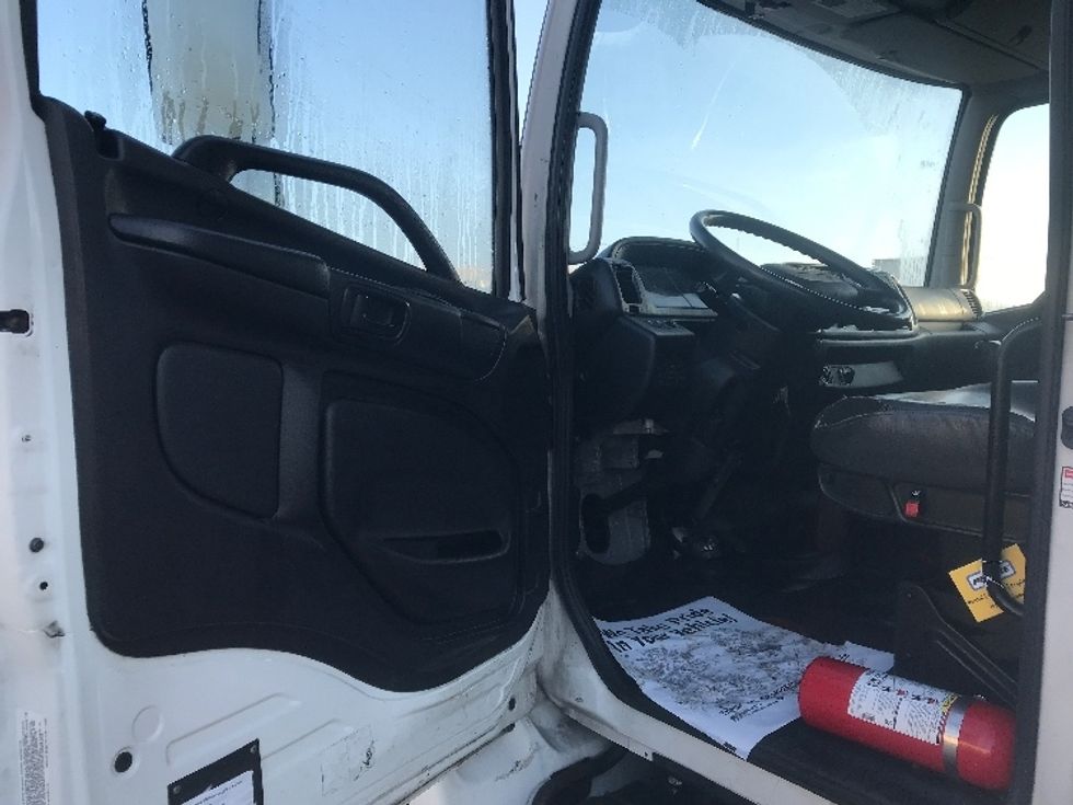 Refrigerated Truck-Light and Medium Duty Trucks-Hino-2018-268-Pottsville-PA-374,654\n\t\tmiles-$ 21,500 - Image 14