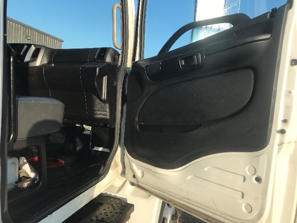 Refrigerated Truck-Light and Medium Duty Trucks-Hino-2018-268-Pottsville-PA-374,654\n\t\tmiles-$ 21,500 - Image 18