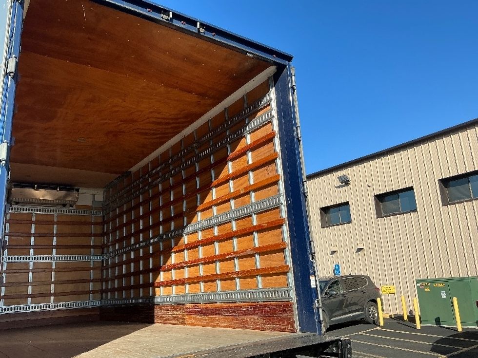 Refrigerated Truck-Light and Medium Duty Trucks-Hino-2018-268-Torrance-CA-130,201\n\t\tmiles-$ 53,750 - Image 12