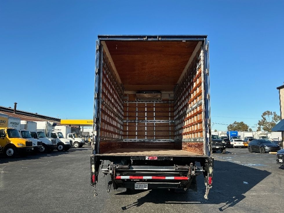 Refrigerated Truck-Light and Medium Duty Trucks-Hino-2018-268-Torrance-CA-130,201\n\t\tmiles-$ 53,750 - Image 9