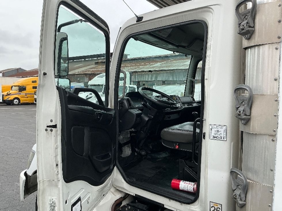 Refrigerated Truck-Light and Medium Duty Trucks-Hino-2018-268-Torrance-CA-201,259\n\t\tmiles-$ 48,750 - Image 16