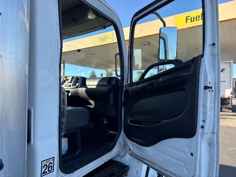 Refrigerated Truck-Light and Medium Duty Trucks-Hino-2018-268-West Sacramento-CA-129,327\n\t\tmiles-$ 51,500 - Image 20