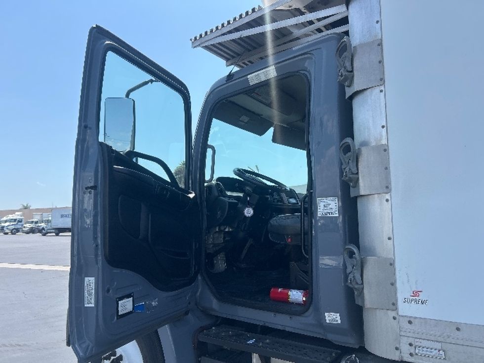 Refrigerated Truck-Light and Medium Duty Trucks-Hino-2018-338-Anaheim-CA-213,867\n\t\tmiles-$ 46,250 - Image 16