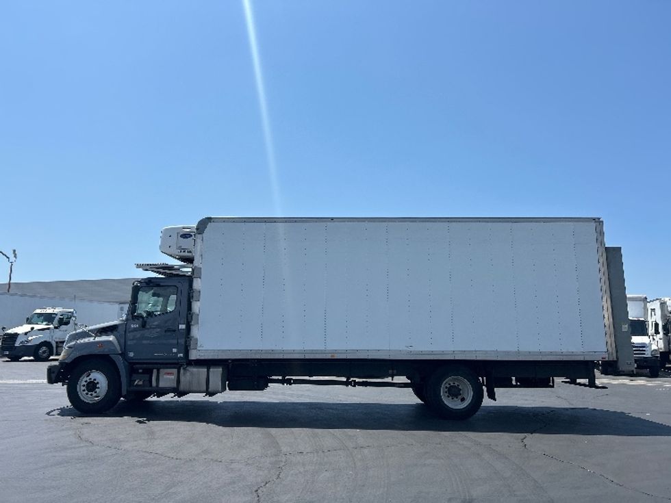 Refrigerated Truck-Light and Medium Duty Trucks-Hino-2018-338-Anaheim-CA-213,867\n\t\tmiles-$ 46,250 - Image 4