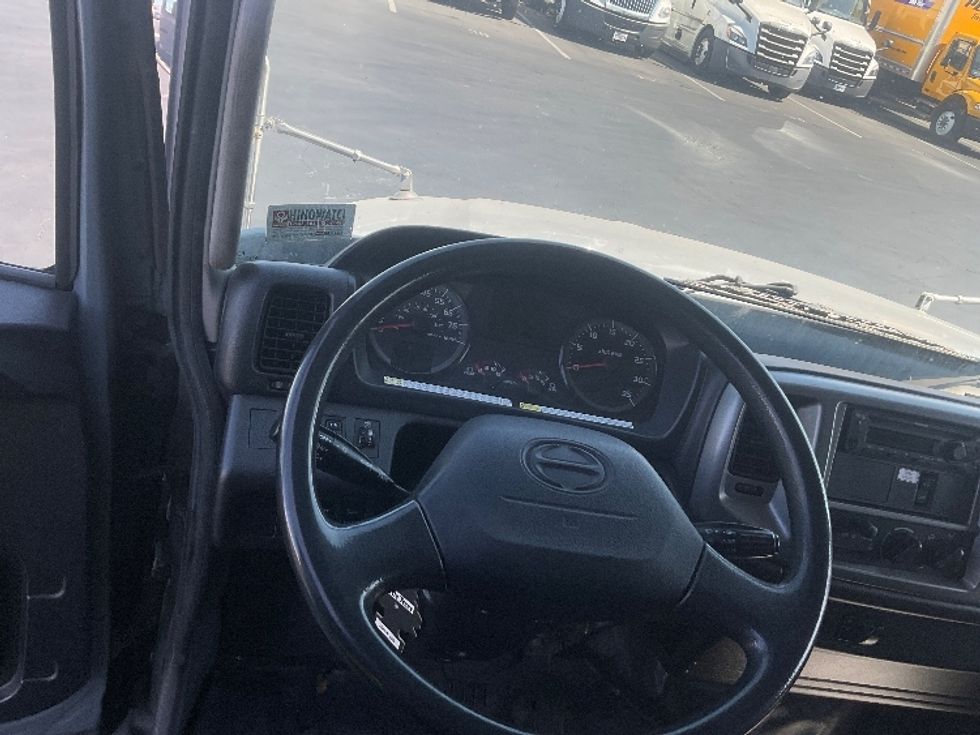 Refrigerated Truck-Light and Medium Duty Trucks-Hino-2018-338-Anaheim-CA-250,003\n\t\tmiles-$ 39,250 - Image 18