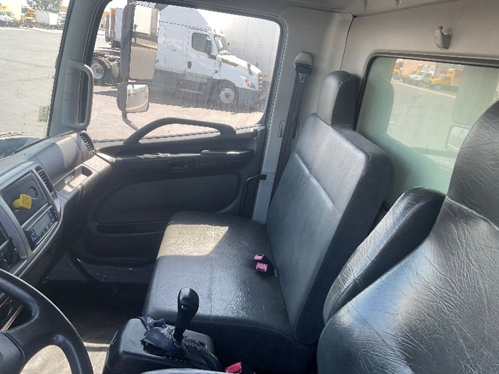Refrigerated Truck-Light and Medium Duty Trucks-Hino-2018-338-Anaheim-CA-250,003\n\t\tmiles-$ 39,250 - Image 19