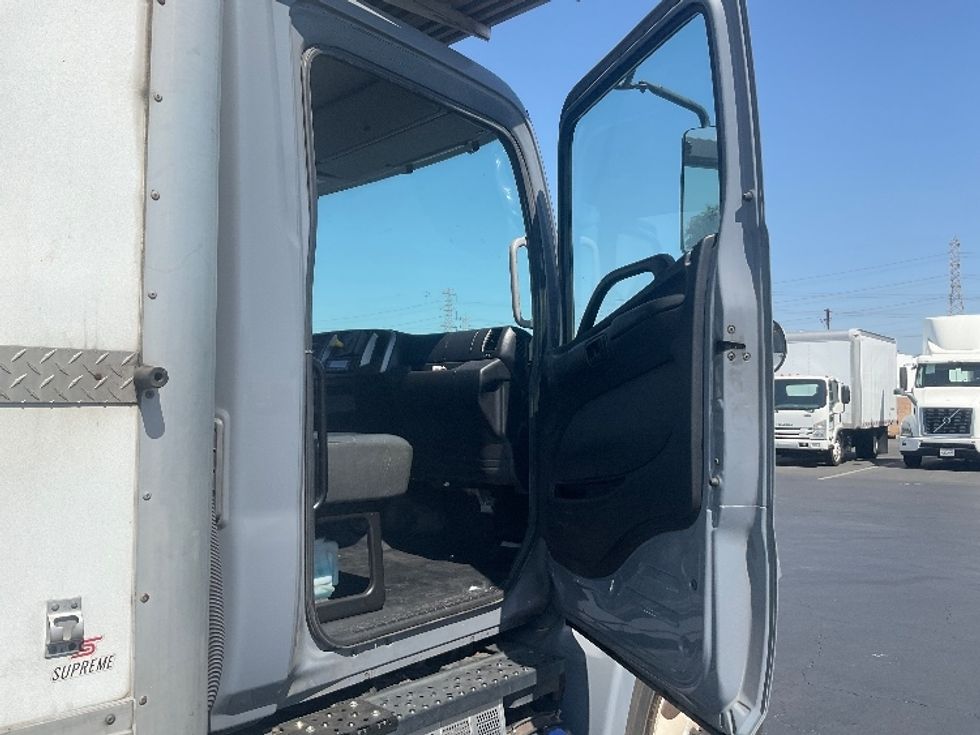 Refrigerated Truck-Light and Medium Duty Trucks-Hino-2018-338-Anaheim-CA-250,003\n\t\tmiles-$ 39,250 - Image 20