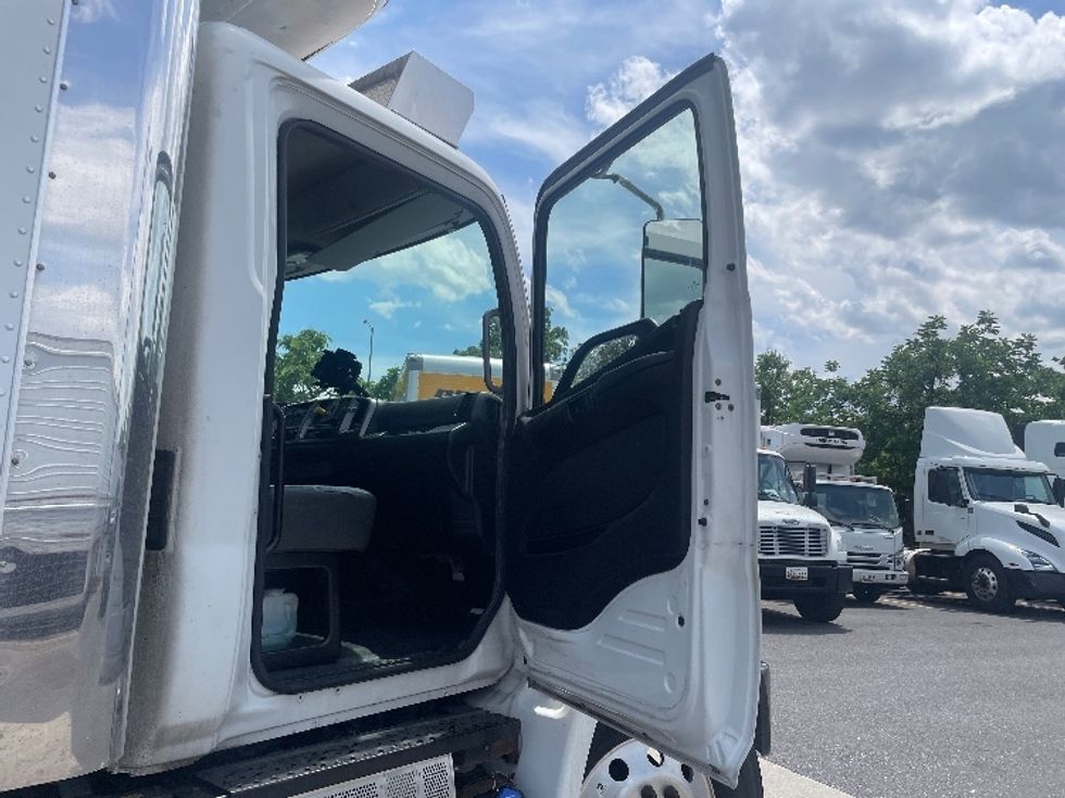 Refrigerated Truck-Light and Medium Duty Trucks-Hino-2018-338-Baltimore-MD-189,150\n\t\tmiles-$ 37,500 - Image 16