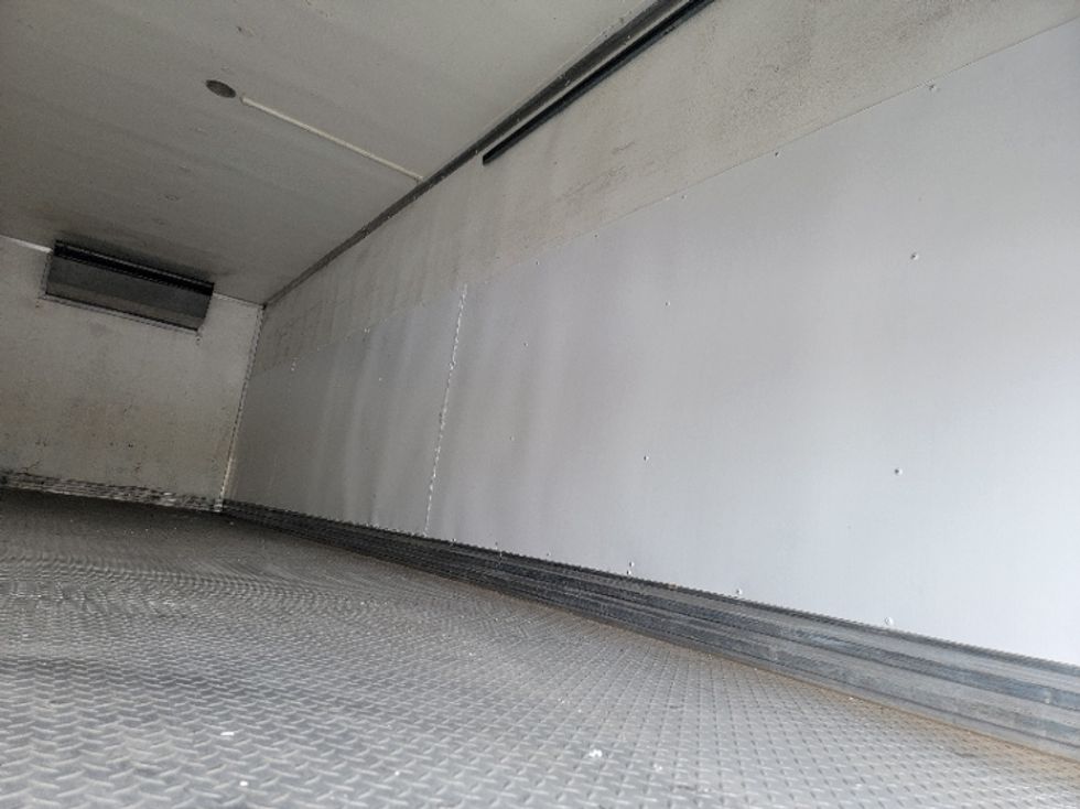Refrigerated Truck-Light and Medium Duty Trucks-Hino-2018-338-Baltimore-MD-189,150\n\t\tmiles-$ 37,500 - Image 18