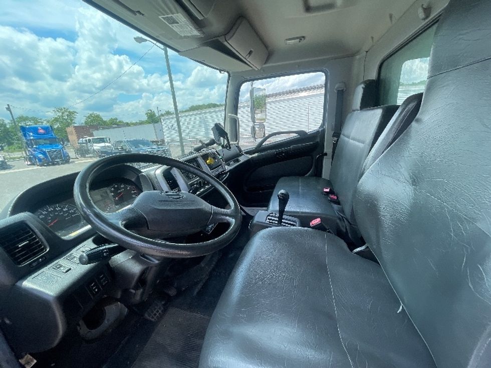 Refrigerated Truck-Light and Medium Duty Trucks-Hino-2018-338-Baltimore-MD-189,150\n\t\tmiles-$ 37,500 - Image 19