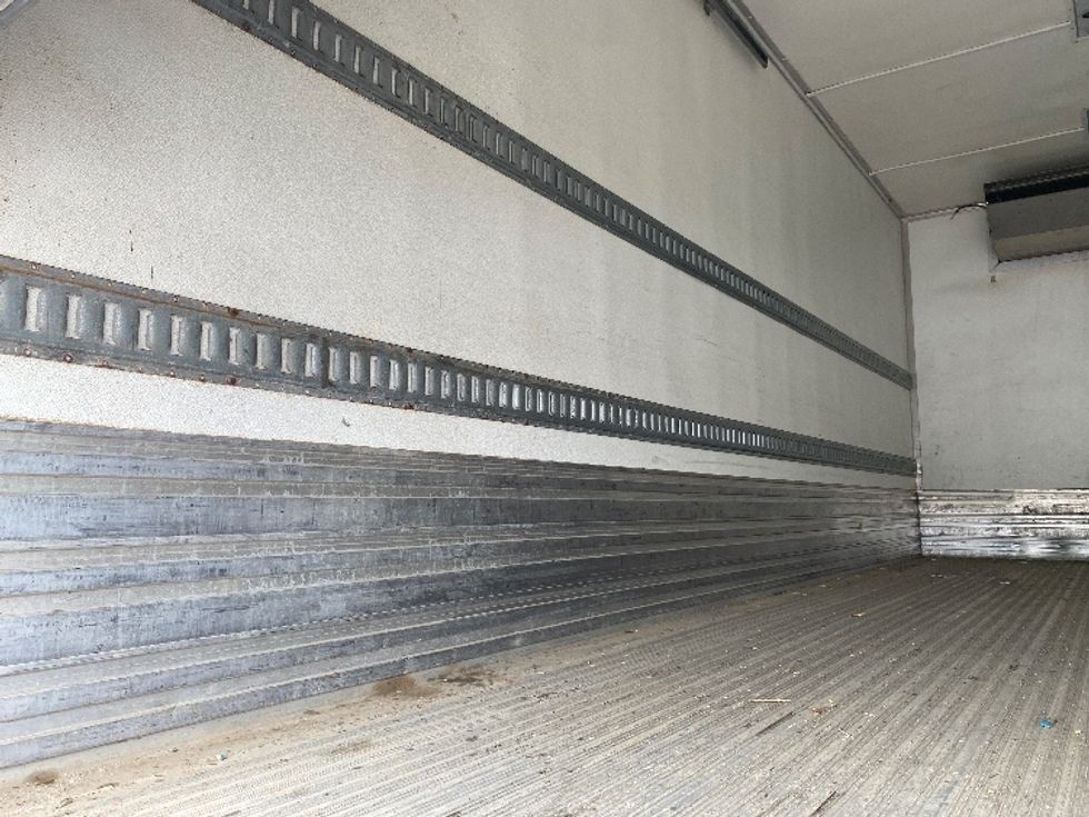 Refrigerated Truck-Light and Medium Duty Trucks-Hino-2018-338-Edmonton-AB-470,932\n\t\tkm-$ 41,750 - Image 11