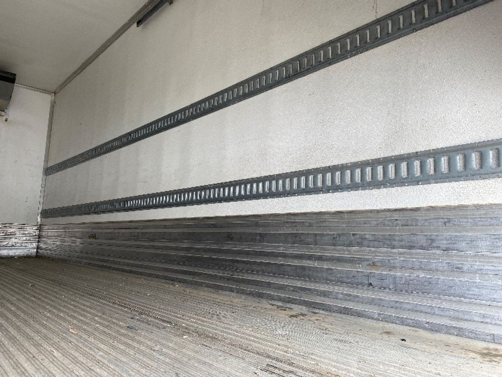 Refrigerated Truck-Light and Medium Duty Trucks-Hino-2018-338-Edmonton-AB-470,932\n\t\tkm-$ 41,750 - Image 12