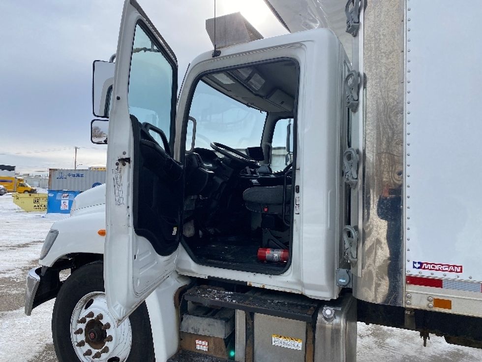 Refrigerated Truck-Light and Medium Duty Trucks-Hino-2018-338-Edmonton-AB-470,932\n\t\tkm-$ 41,750 - Image 16
