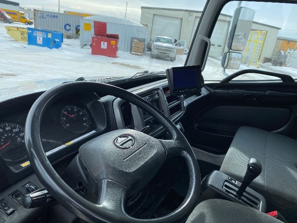Refrigerated Truck-Light and Medium Duty Trucks-Hino-2018-338-Edmonton-AB-470,932\n\t\tkm-$ 41,750 - Image 17