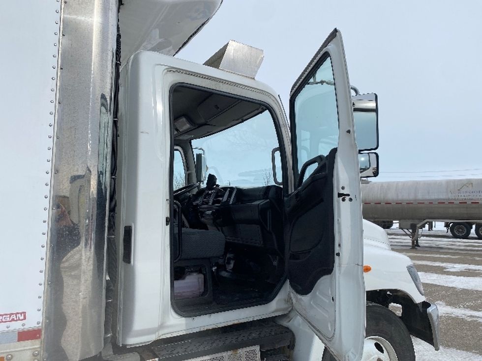 Refrigerated Truck-Light and Medium Duty Trucks-Hino-2018-338-Edmonton-AB-470,932\n\t\tkm-$ 41,750 - Image 20