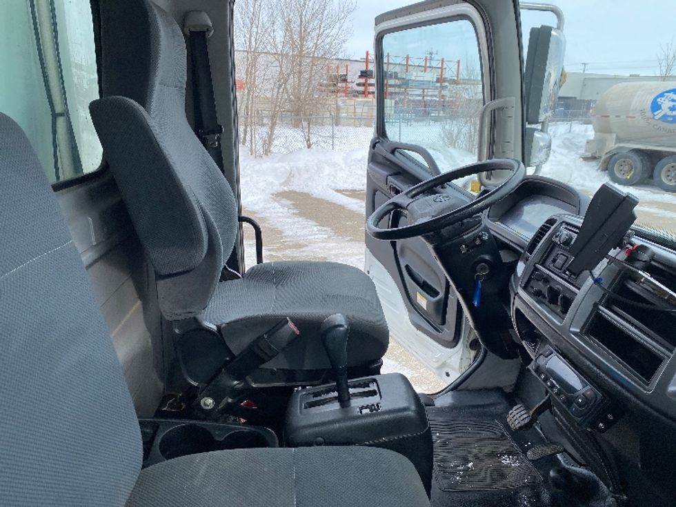 Refrigerated Truck-Light and Medium Duty Trucks-Hino-2018-338-Edmonton-AB-470,932\n\t\tkm-$ 41,750 - Image 22