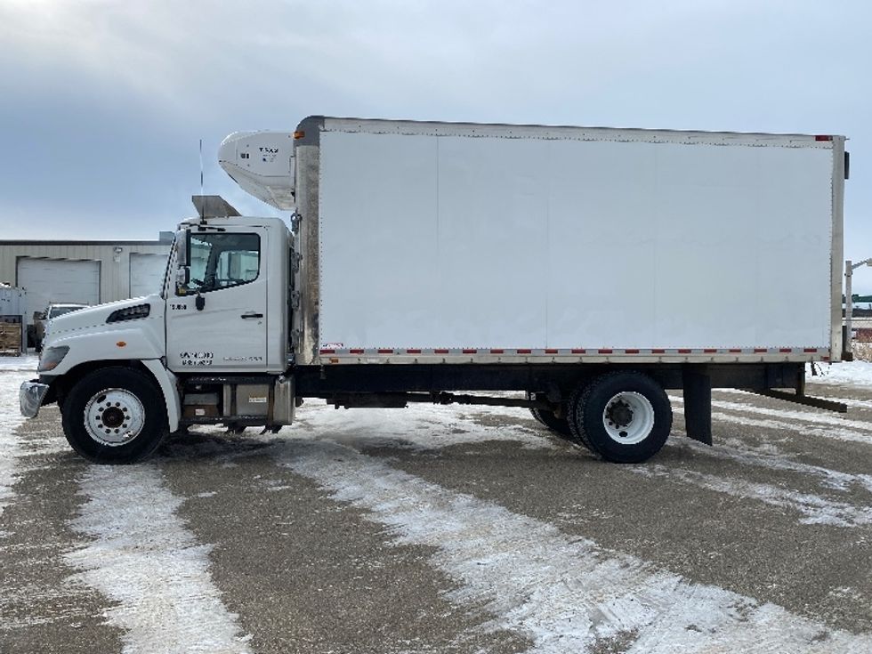 Refrigerated Truck-Light and Medium Duty Trucks-Hino-2018-338-Edmonton-AB-470,932\n\t\tkm-$ 41,750 - Image 4