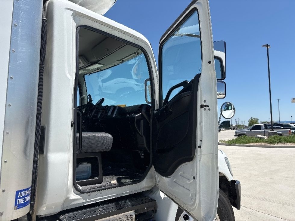 Refrigerated Truck-Light and Medium Duty Trucks-Hino-2018-338-Greeley-CO-47,571\n\t\tmiles-$ 50,500 - Image 20