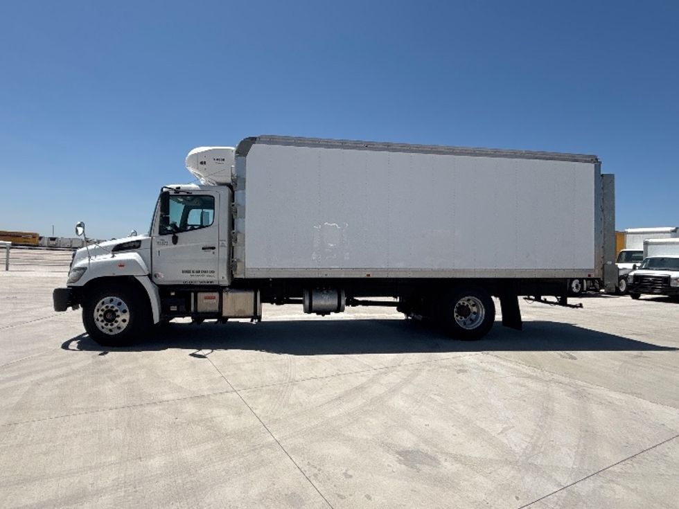 Refrigerated Truck-Light and Medium Duty Trucks-Hino-2018-338-Greeley-CO-47,571\n\t\tmiles-$ 50,500 - Image 4