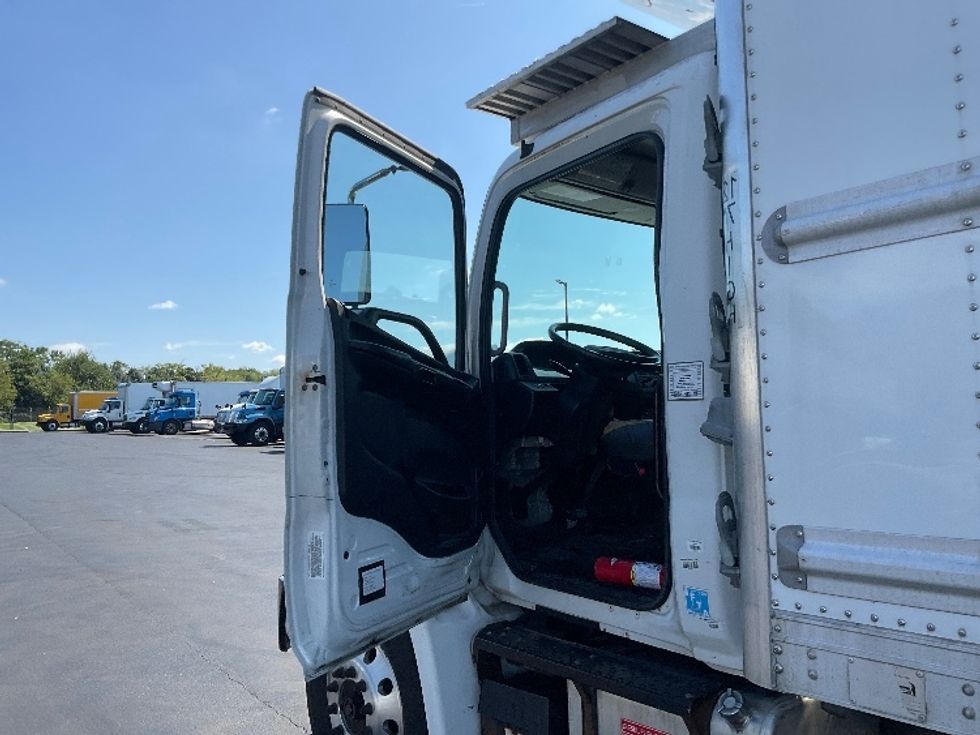 Refrigerated Truck-Light and Medium Duty Trucks-Hino-2018-338-Lancaster-PA-245,209\n\t\tmiles-$ 37,500 - Image 16