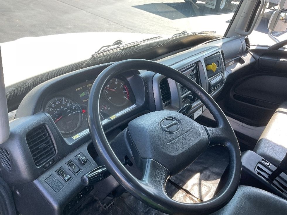 Refrigerated Truck-Light and Medium Duty Trucks-Hino-2018-338-Lancaster-PA-245,209\n\t\tmiles-$ 37,500 - Image 17