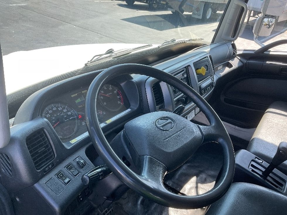 Refrigerated Truck-Light and Medium Duty Trucks-Hino-2018-338-Lancaster-PA-245,209\n\t\tmiles-$ 37,500 - Image 18