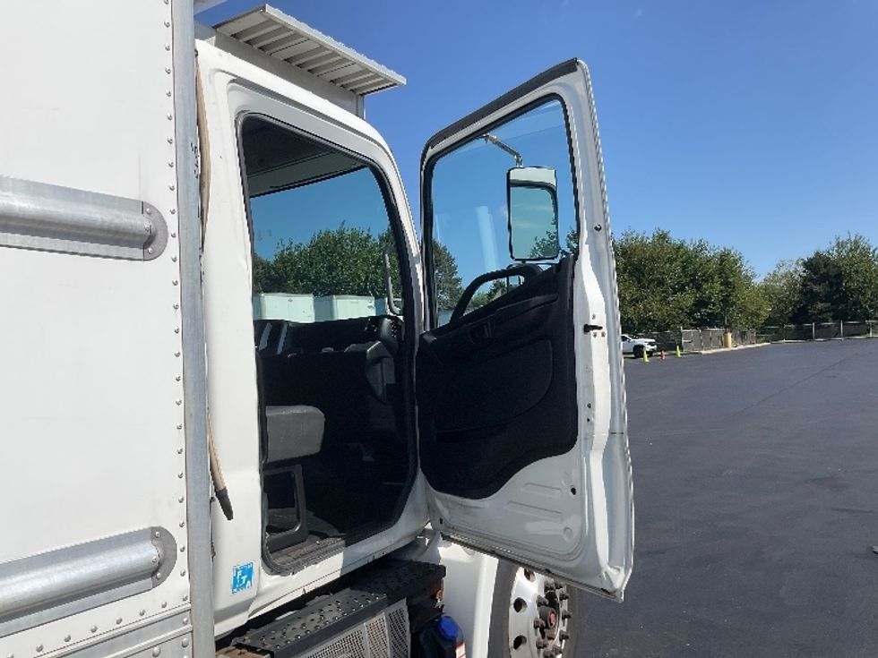 Refrigerated Truck-Light and Medium Duty Trucks-Hino-2018-338-Lancaster-PA-245,209\n\t\tmiles-$ 37,500 - Image 20