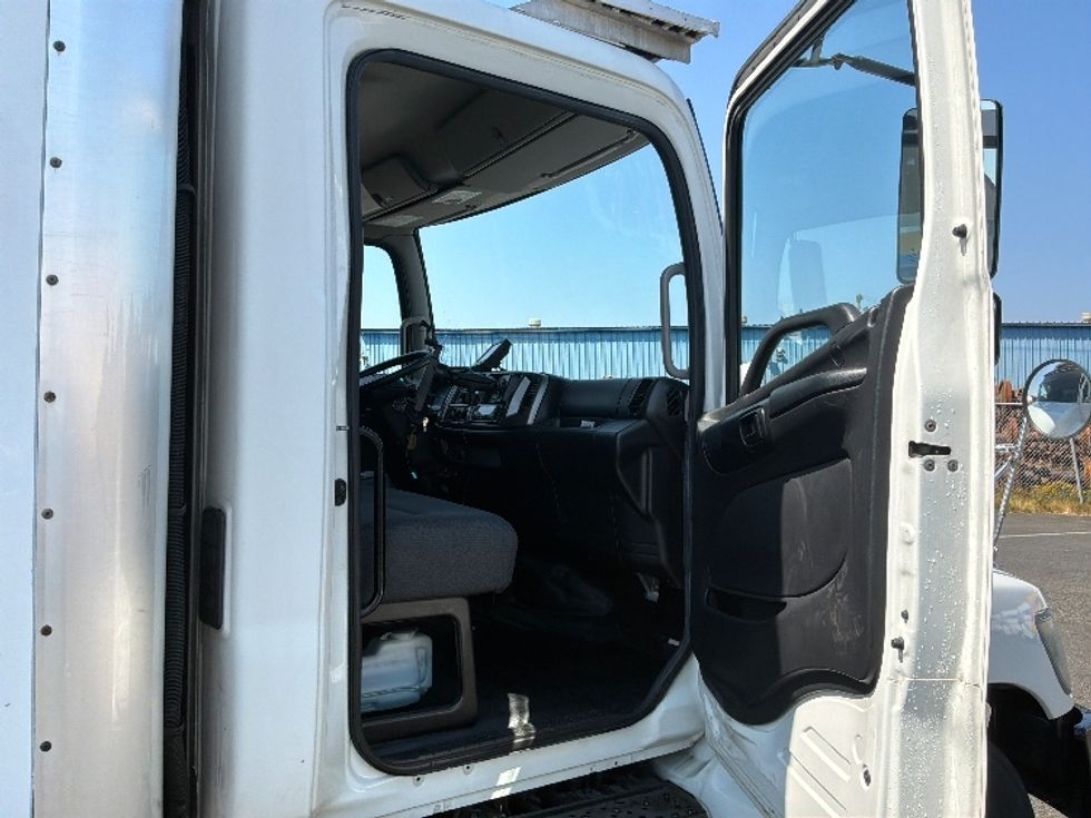 Refrigerated Truck-Light and Medium Duty Trucks-Hino-2018-338-Tacoma-WA-114,333\n\t\tmiles-$ 53,500 - Image 20