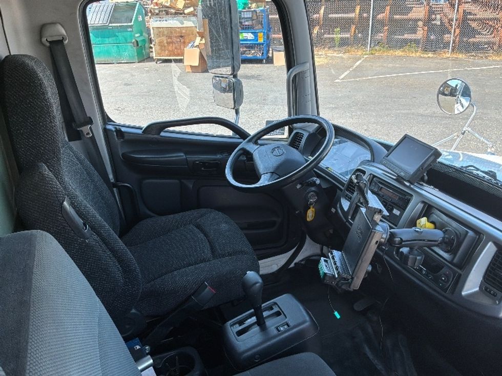 Refrigerated Truck-Light and Medium Duty Trucks-Hino-2018-338-Tacoma-WA-114,333\n\t\tmiles-$ 53,500 - Image 22