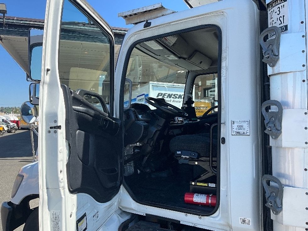 Refrigerated Truck-Light and Medium Duty Trucks-Hino-2018-338-Tacoma-WA-128,858\n\t\tmiles-$ 47,750 - Image 16