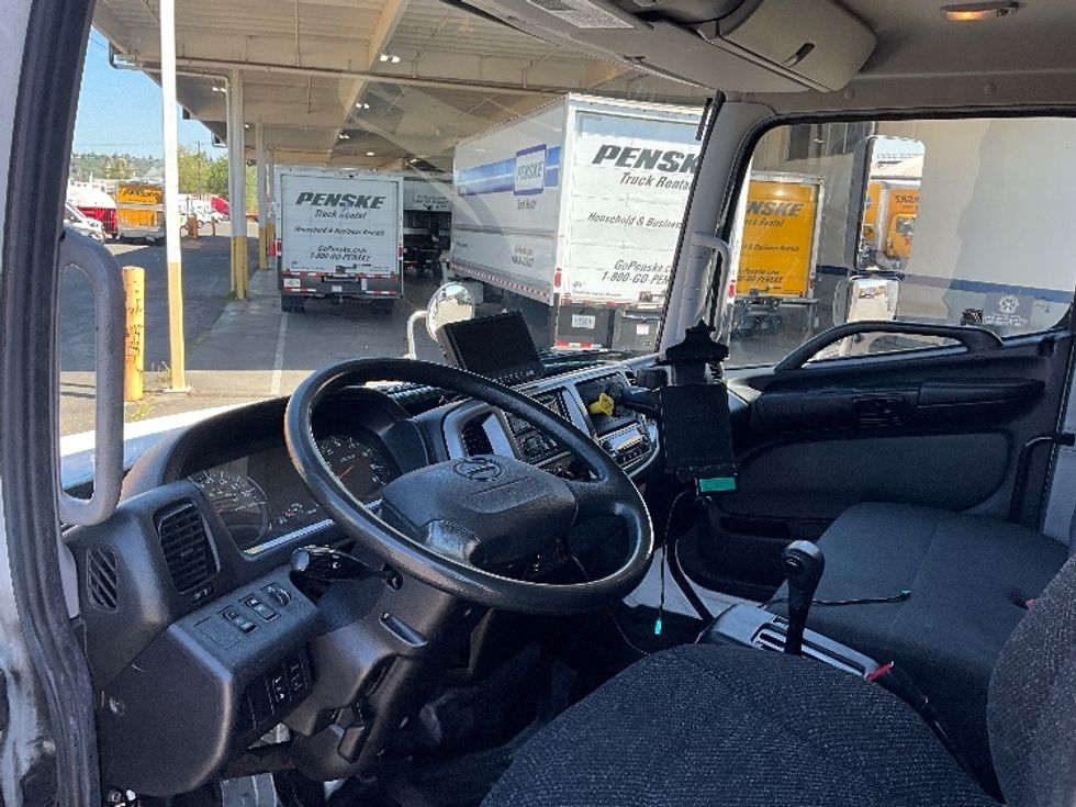 Refrigerated Truck-Light and Medium Duty Trucks-Hino-2018-338-Tacoma-WA-128,858\n\t\tmiles-$ 47,750 - Image 17