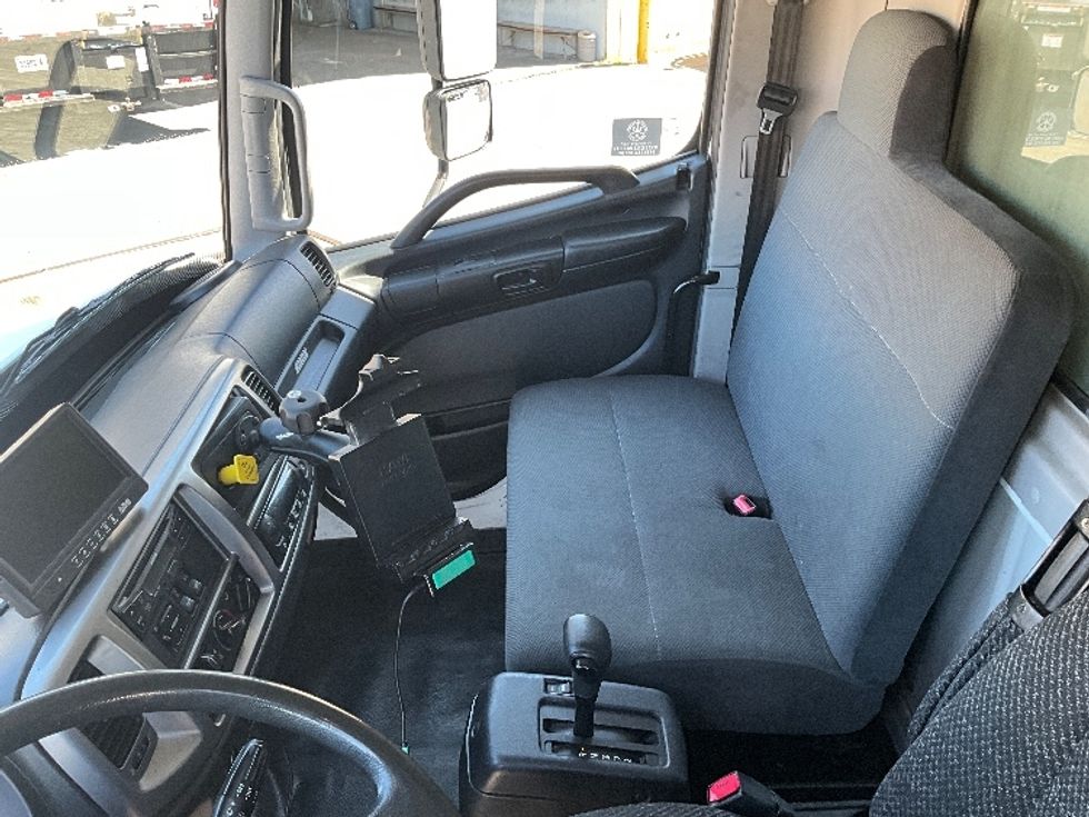 Refrigerated Truck-Light and Medium Duty Trucks-Hino-2018-338-Tacoma-WA-128,858\n\t\tmiles-$ 47,750 - Image 19