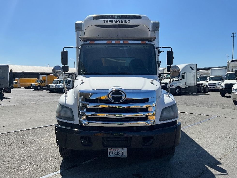 Refrigerated Truck-Light and Medium Duty Trucks-Hino-2018-338-Tacoma-WA-128,858\n\t\tmiles-$ 47,750 - Image 2