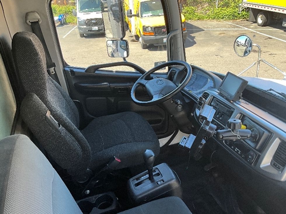 Refrigerated Truck-Light and Medium Duty Trucks-Hino-2018-338-Tacoma-WA-128,858\n\t\tmiles-$ 47,750 - Image 22