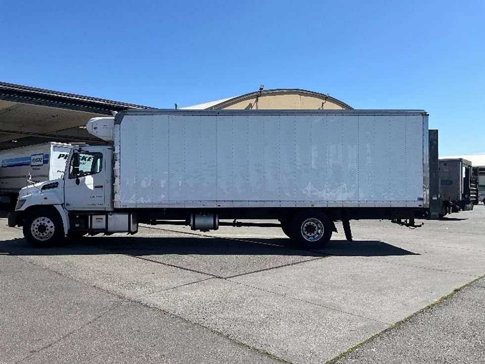 Refrigerated Truck-Light and Medium Duty Trucks-Hino-2018-338-Tacoma-WA-128,858\n\t\tmiles-$ 47,750 - Image 4