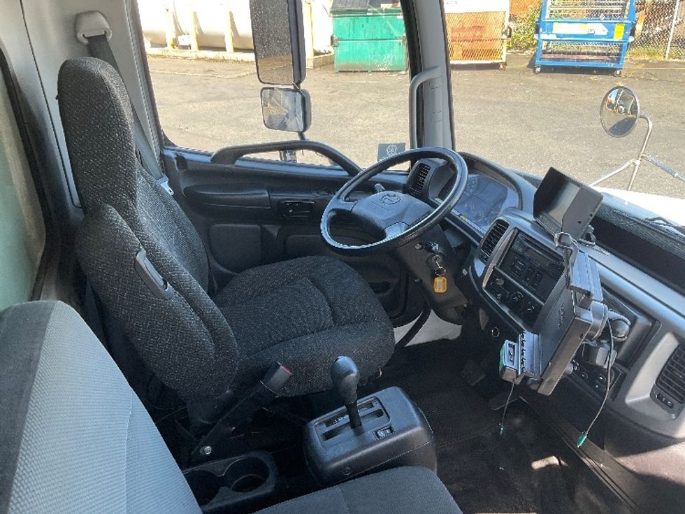 Refrigerated Truck-Light and Medium Duty Trucks-Hino-2018-338-Tacoma-WA-134,706\n\t\tmiles-$ 50,250 - Image 22