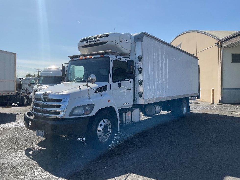 Refrigerated Truck-Light and Medium Duty Trucks-Hino-2018-338-Tacoma-WA-134,706\n\t\tmiles-$ 50,250 - Image 3