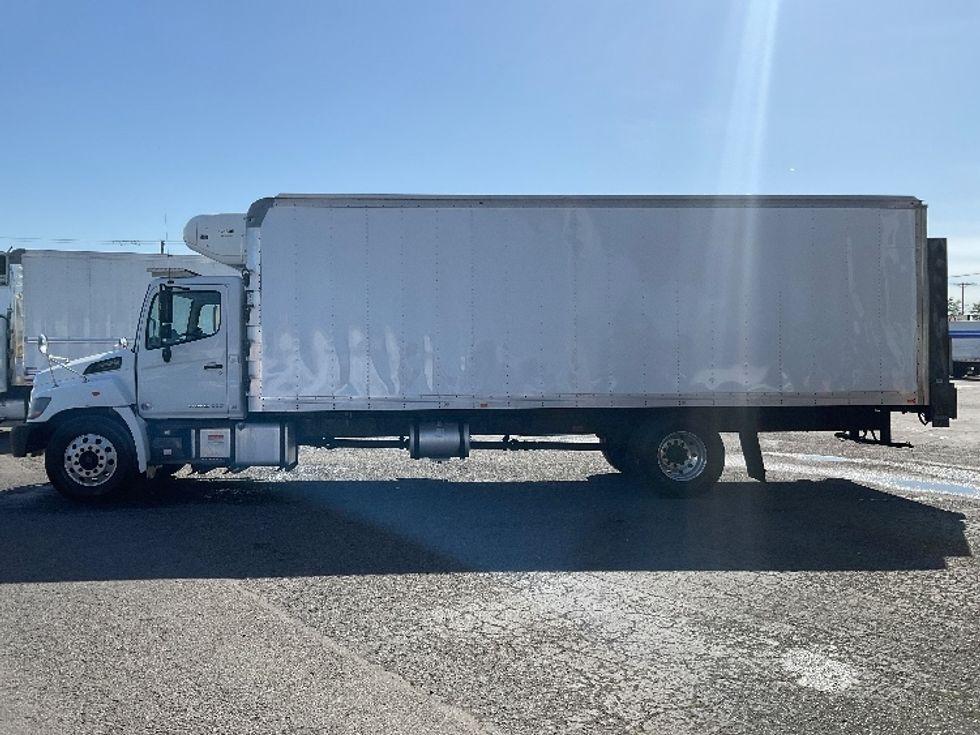 Refrigerated Truck-Light and Medium Duty Trucks-Hino-2018-338-Tacoma-WA-134,706\n\t\tmiles-$ 50,250 - Image 4