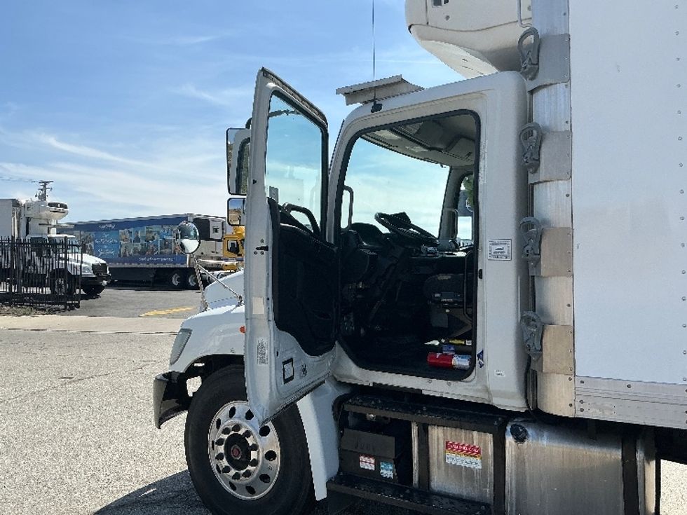 Refrigerated Truck-Light and Medium Duty Trucks-Hino-2018-338-Torrance-CA-127,770\n\t\tmiles-$ 51,250 - Image 16