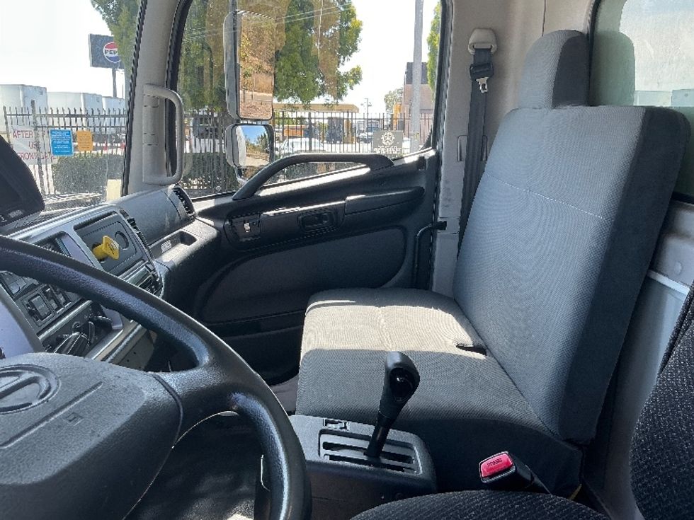 Refrigerated Truck-Light and Medium Duty Trucks-Hino-2018-338-Torrance-CA-127,770\n\t\tmiles-$ 51,250 - Image 19