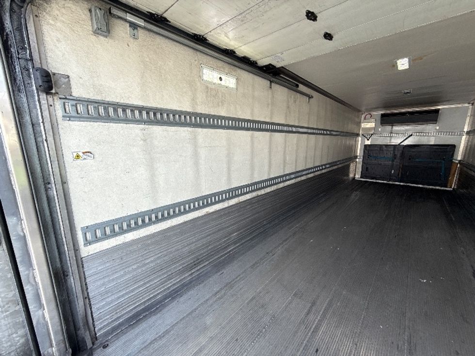 Refrigerated Truck-Light and Medium Duty Trucks-Hino-2018-338-Torrance-CA-128,632\n\t\tmiles-$ 51,500 - Image 11