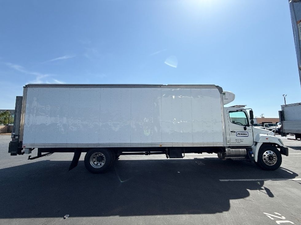 Refrigerated Truck-Light and Medium Duty Trucks-Hino-2018-338-Torrance-CA-128,632\n\t\tmiles-$ 51,500 - Image 15