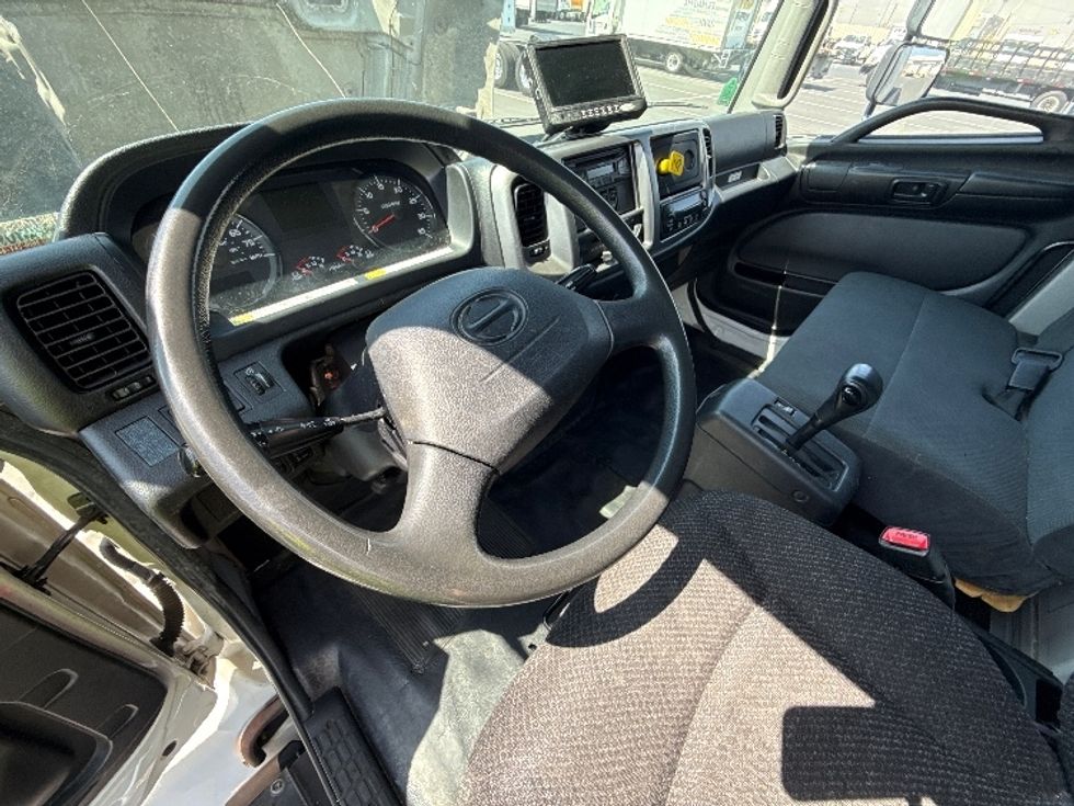 Refrigerated Truck-Light and Medium Duty Trucks-Hino-2018-338-Torrance-CA-128,632\n\t\tmiles-$ 51,500 - Image 17