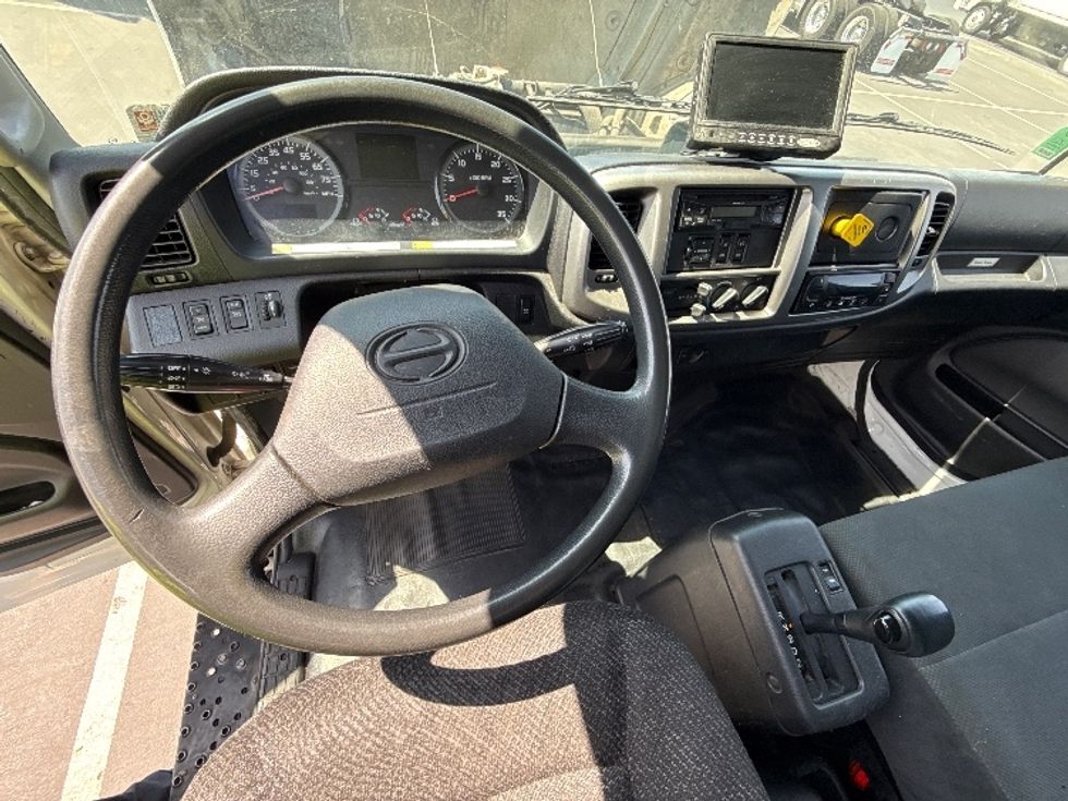 Refrigerated Truck-Light and Medium Duty Trucks-Hino-2018-338-Torrance-CA-128,632\n\t\tmiles-$ 51,500 - Image 18